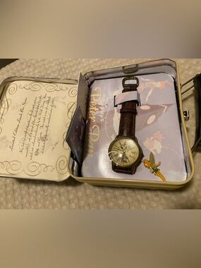 DISNEY PETER PAN
LUNCHBOX LIMITED
EDITION WATCH - W/TINKERBELL,